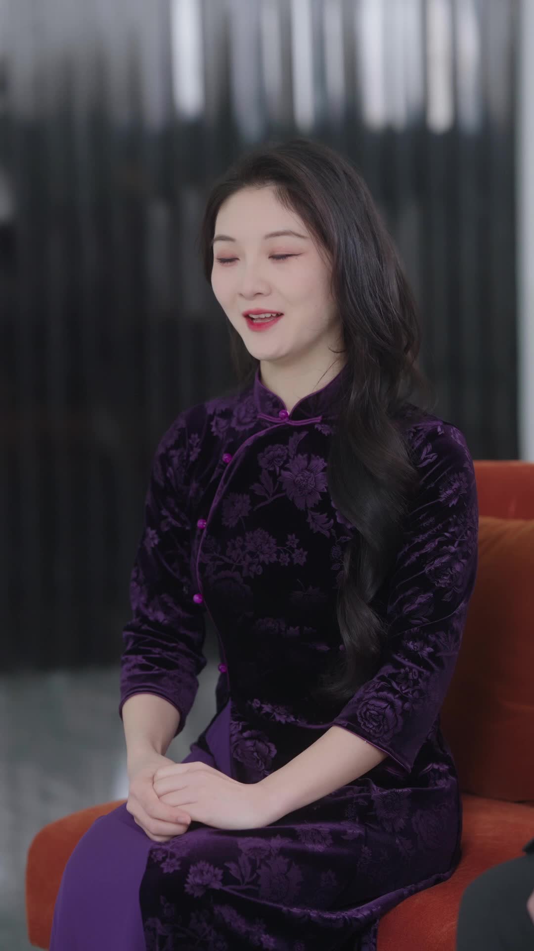 Episode 79 of Clingy Husband, Double-faced Wife