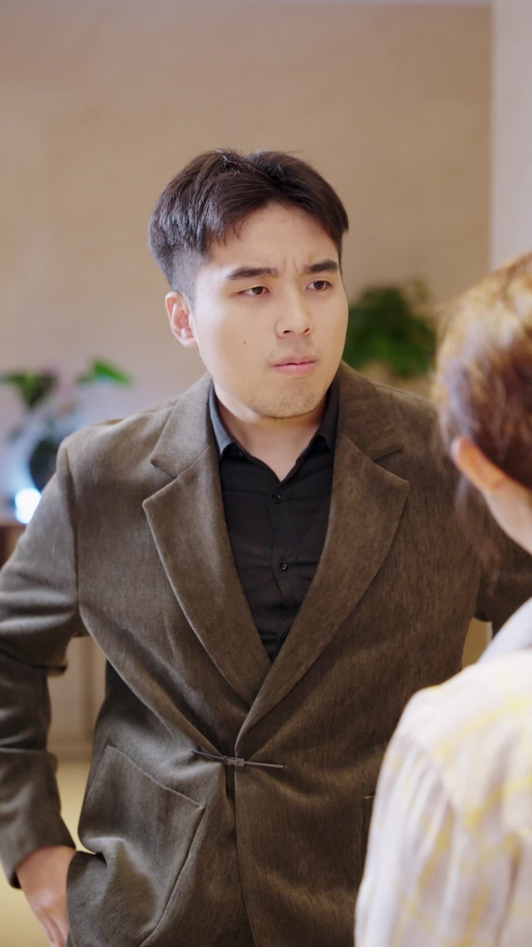 Episode 12 of Country Gal to Hotel Queen