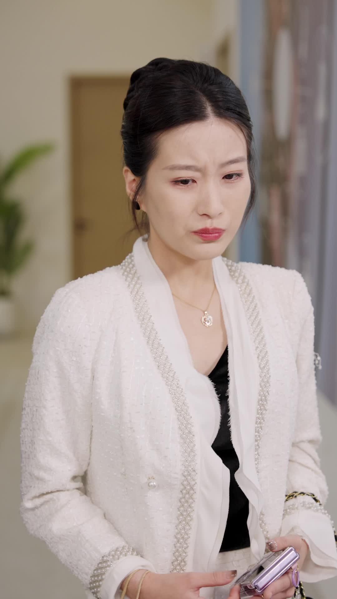 Episode 16 of Country Gal to Hotel Queen