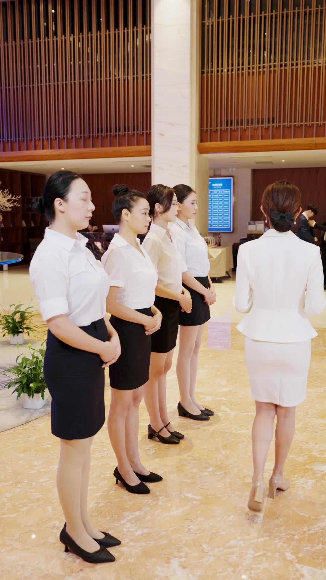Episode 23 of Country Gal to Hotel Queen