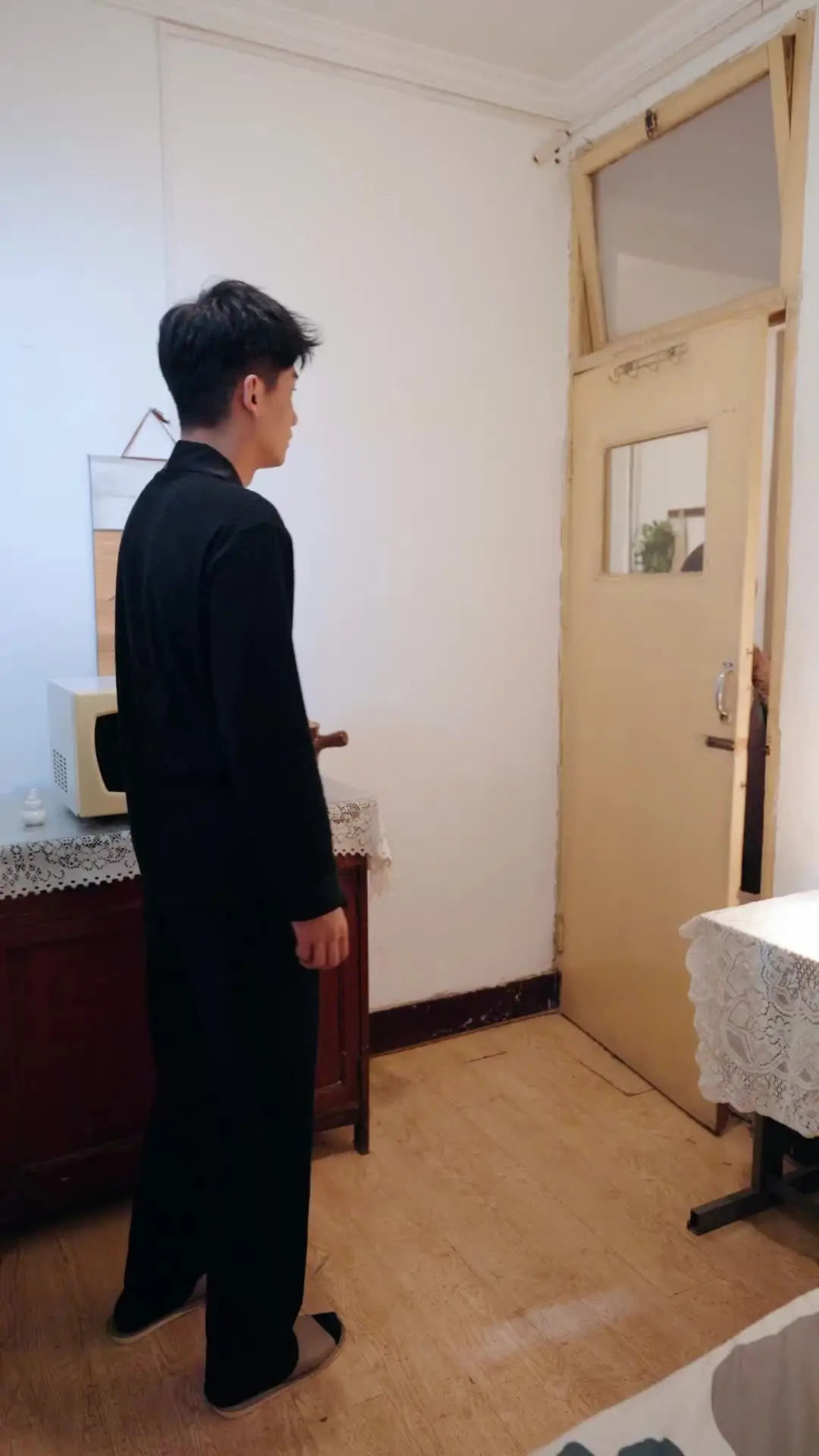 Episode 17 of Died at Work, Got a Family
