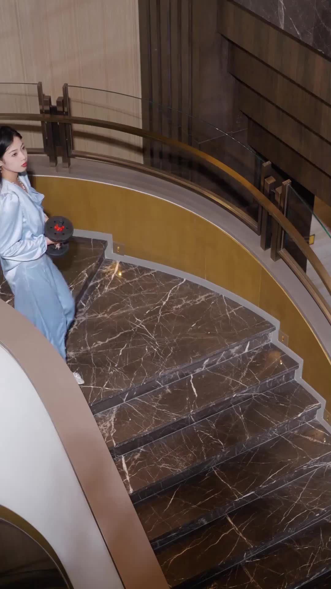 Episode 32 of Divorced and Now a Billionaire's Granddaughter