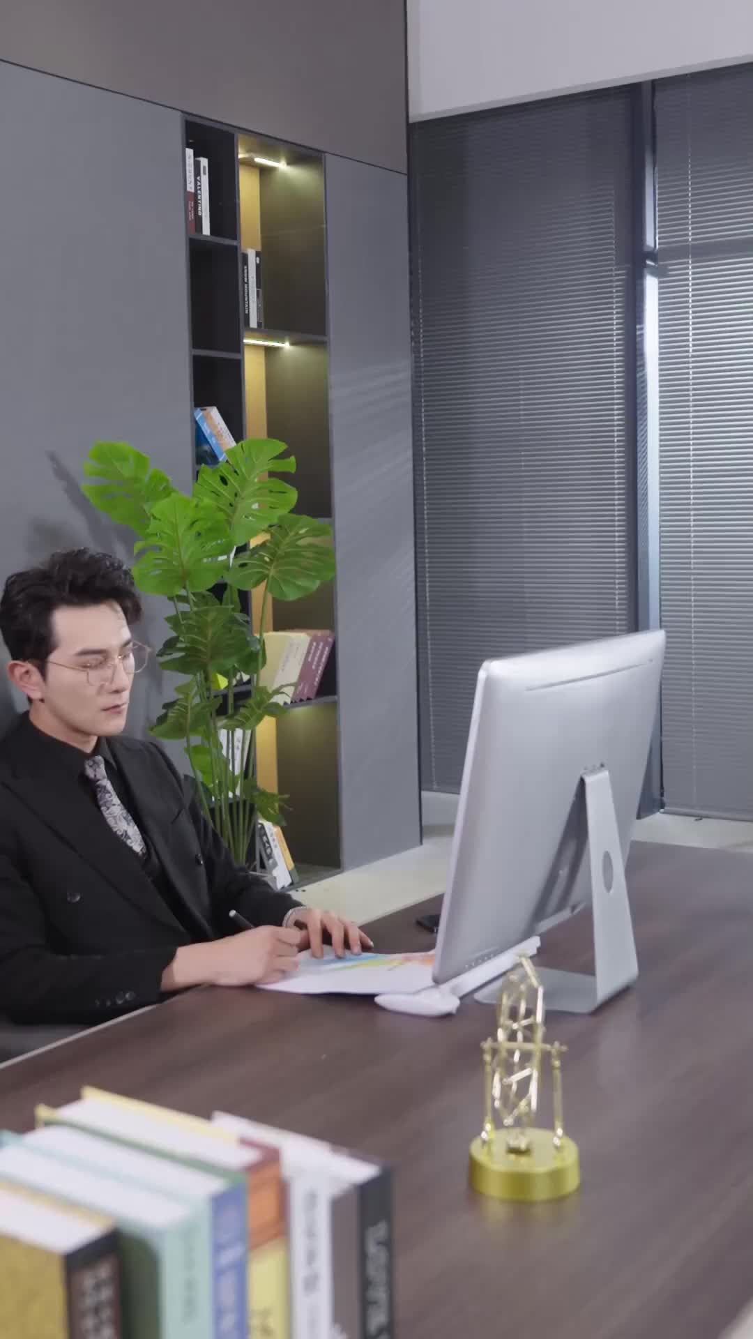 Episode 4 of Divorced and Now a Billionaire's Granddaughter