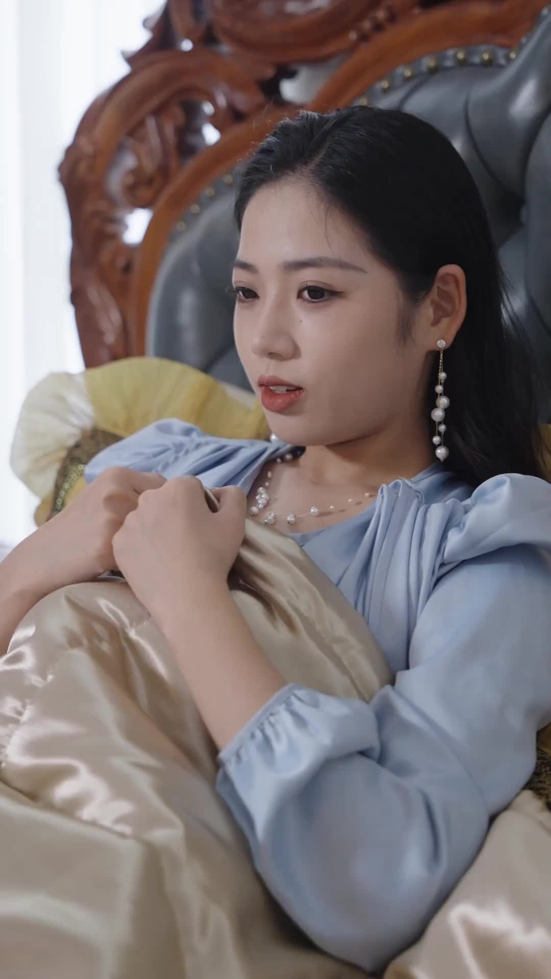 Episode 45 of Divorced and Now a Billionaire's Granddaughter