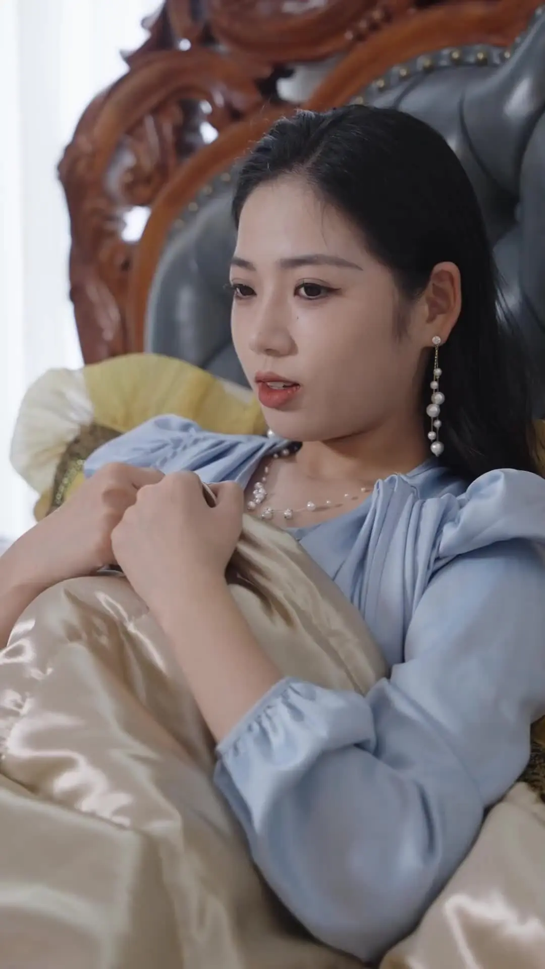 Episode 45 of Divorced and Now a Billionaire's Granddaughter