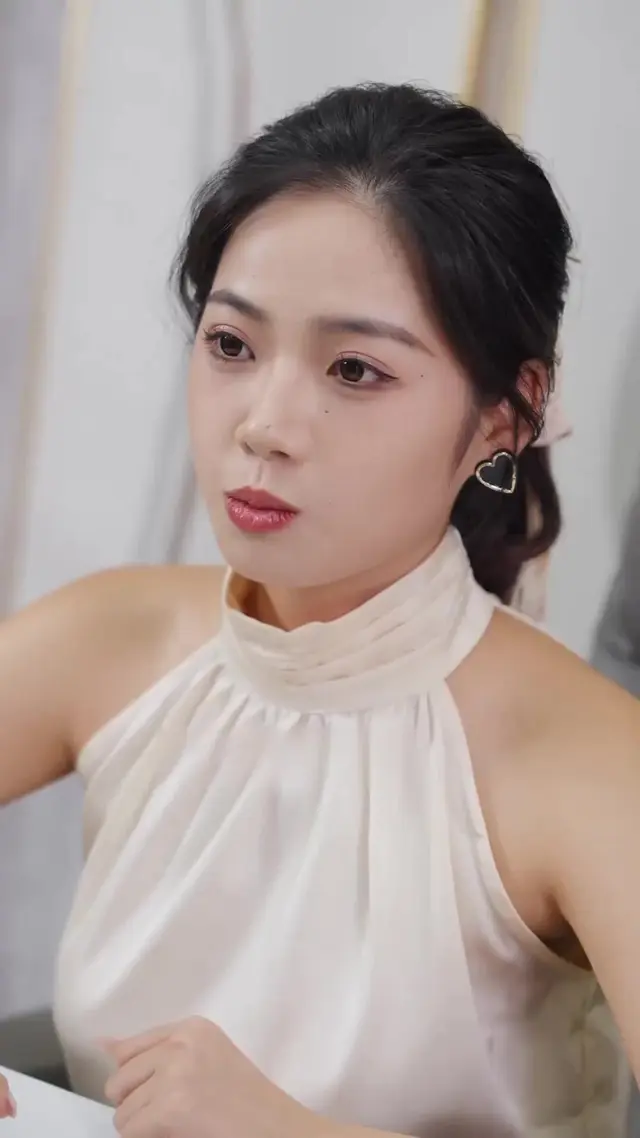 Episode 48 of Divorced and Now a Billionaire's Granddaughter