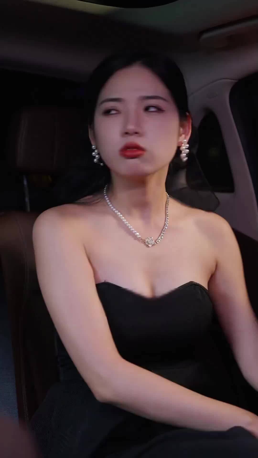 Episode 67 of Divorced and Now a Billionaire's Granddaughter