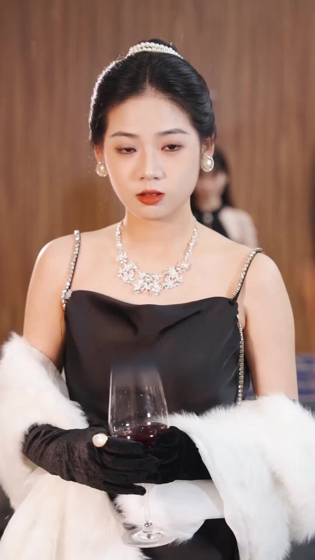 Episode 74 of Divorced and Now a Billionaire's Granddaughter