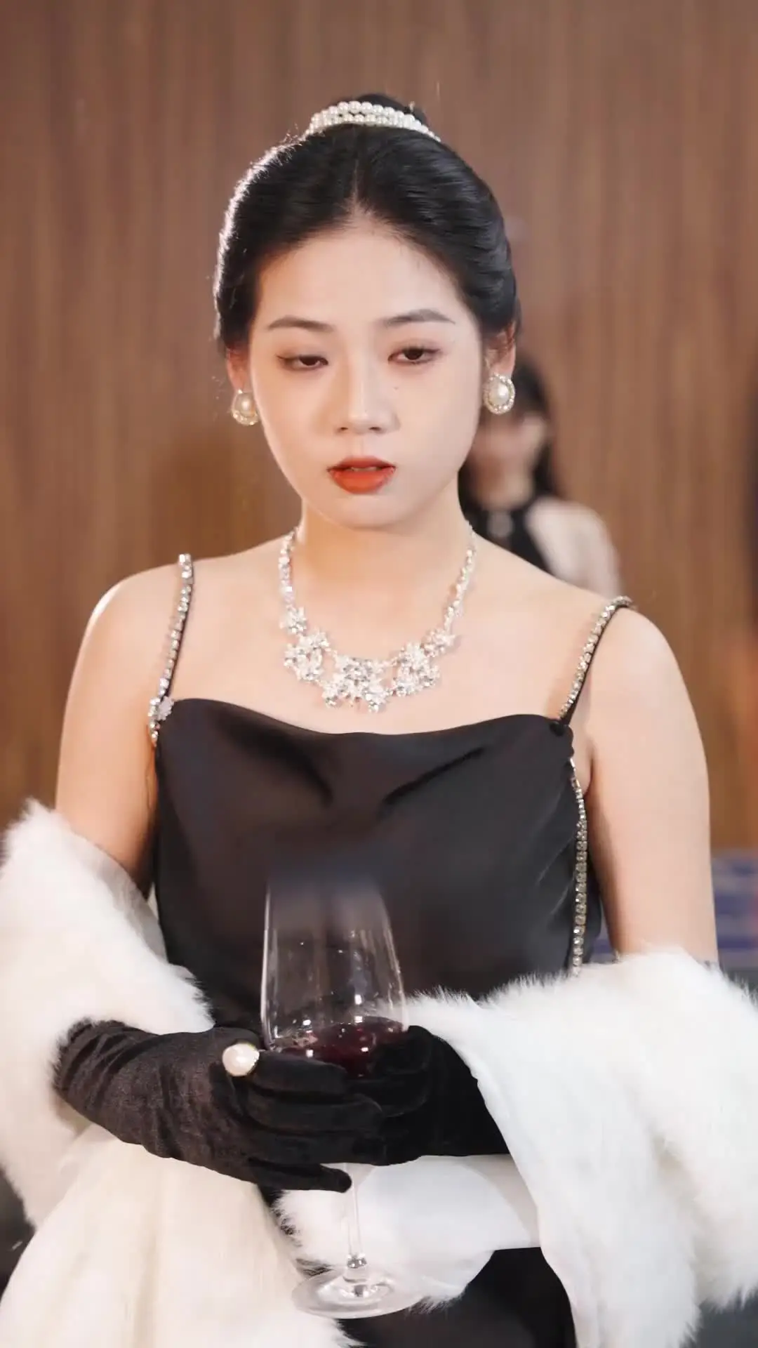Episode 74 of Divorced and Now a Billionaire's Granddaughter