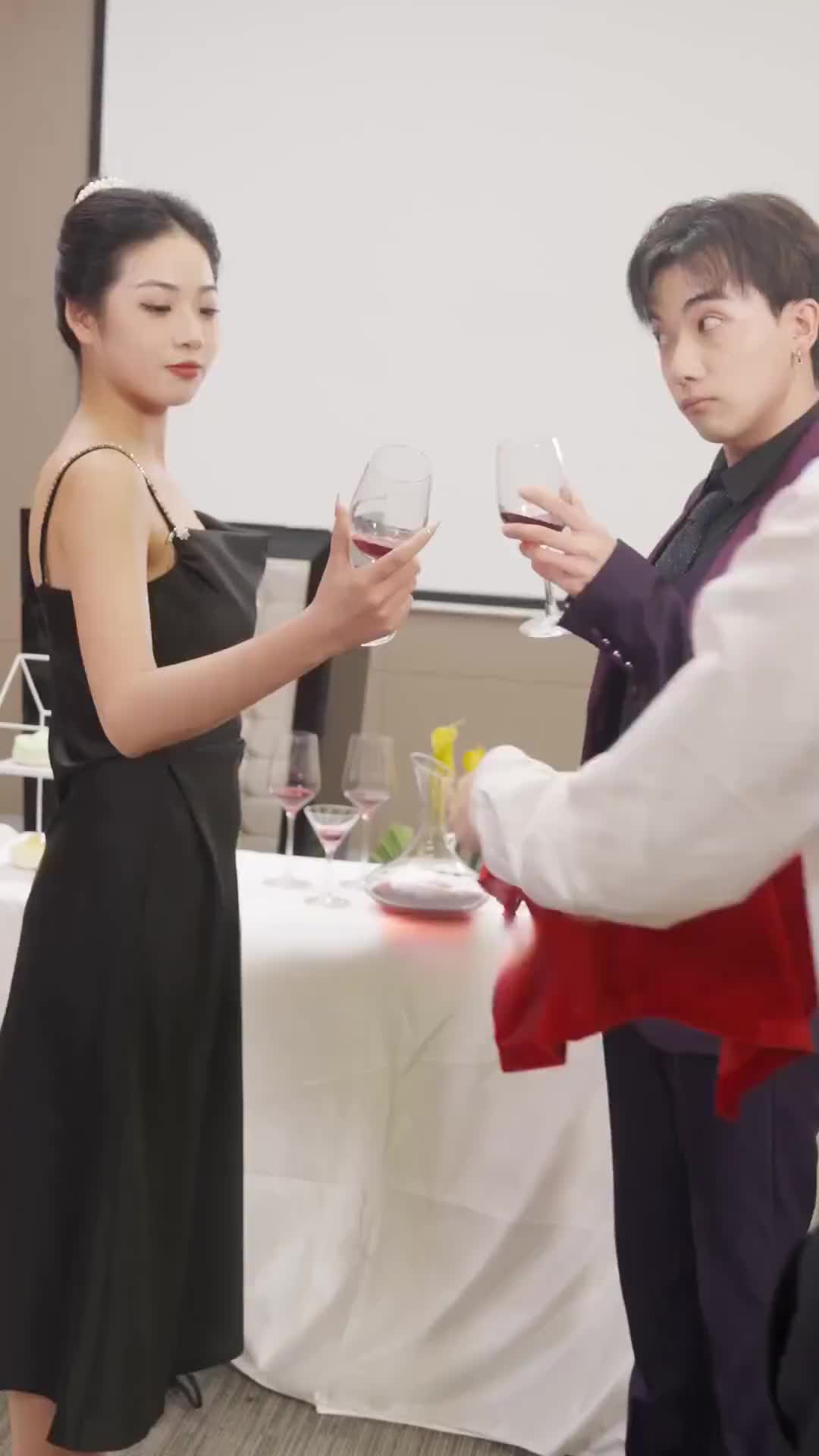 Episode 83 of Divorced and Now a Billionaire's Granddaughter