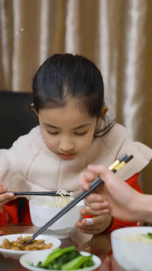 Episode 18 of Divorced: Spoiled Rotten by an Adorable Daughter and Three Billionaire Brothers