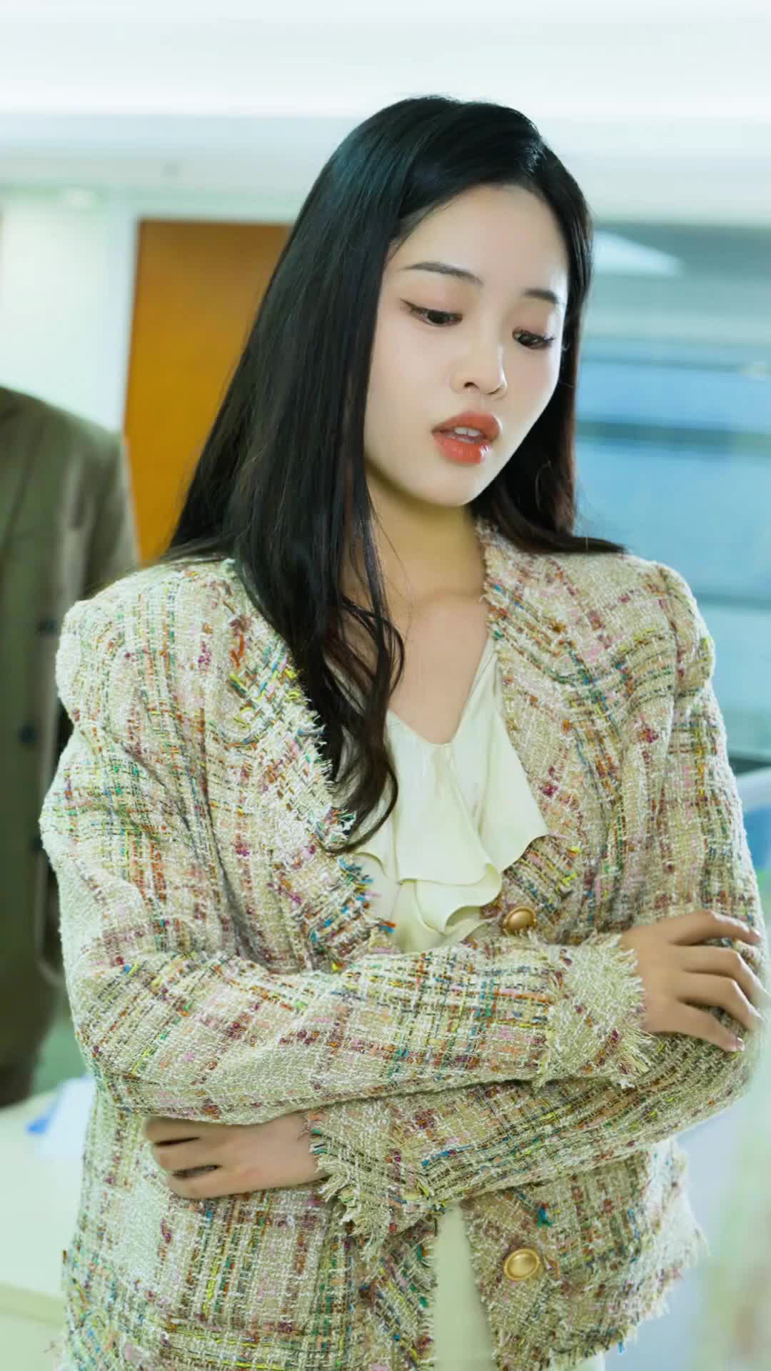 Episode 19 of Divorced: Spoiled Rotten by an Adorable Daughter and Three Billionaire Brothers