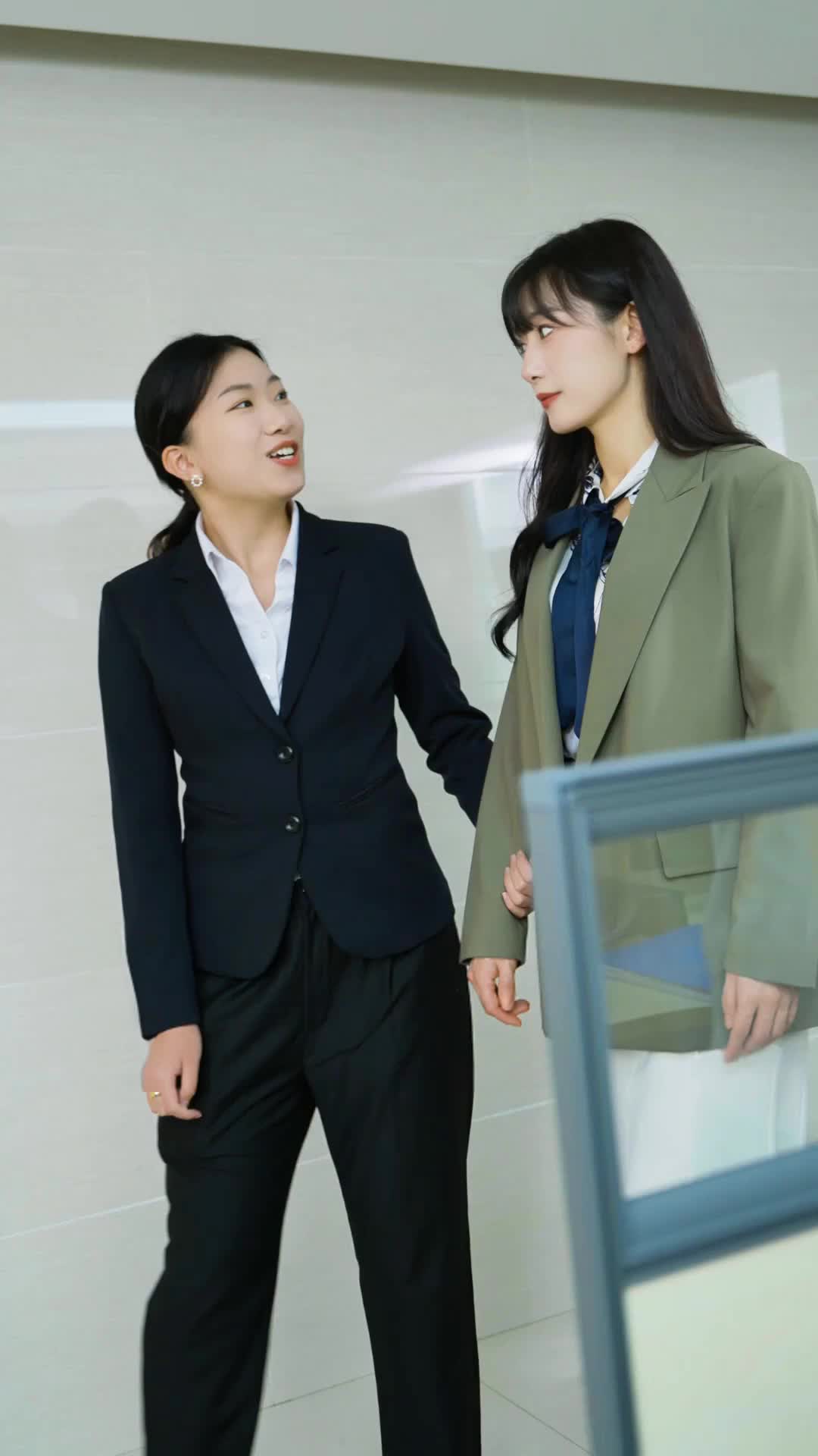 Episode 31 of Divorced: Spoiled Rotten by an Adorable Daughter and Three Billionaire Brothers