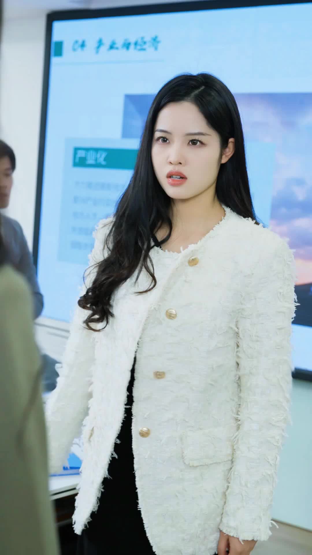 Episode 35 of Divorced: Spoiled Rotten by an Adorable Daughter and Three Billionaire Brothers
