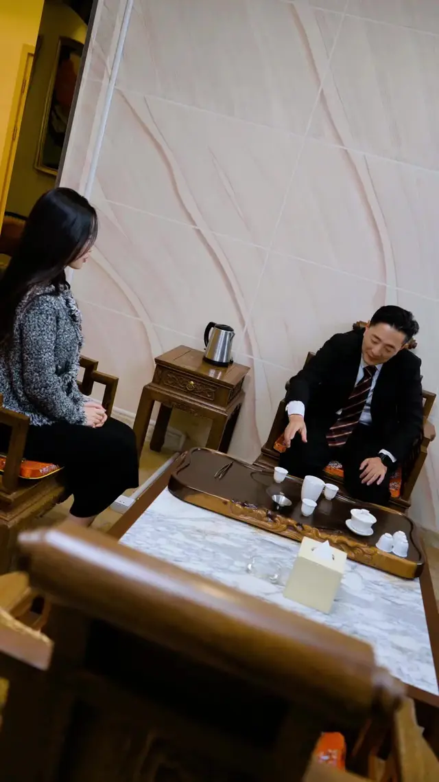 Episode 54 of Divorced: Spoiled Rotten by an Adorable Daughter and Three Billionaire Brothers