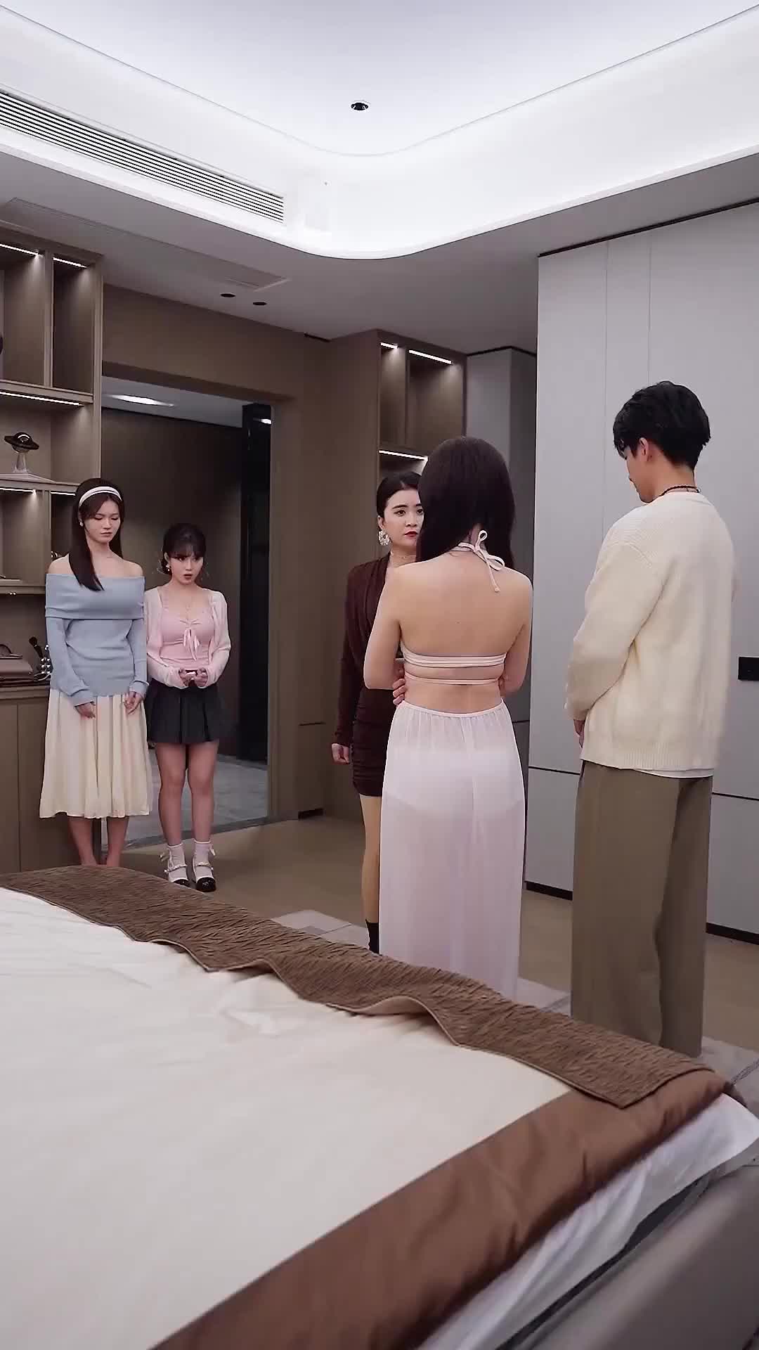 Episode 27 of Dumped, My Step-Sisters Want Me