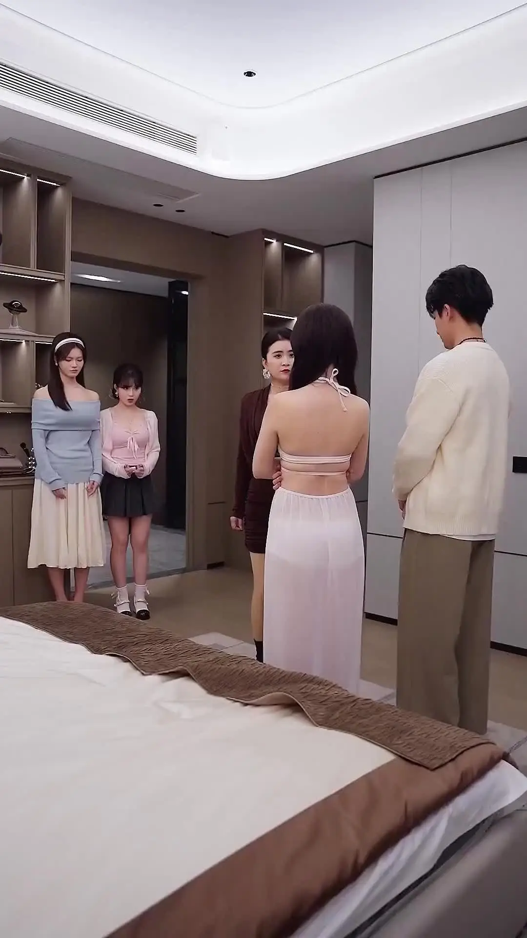 Episode 27 of Dumped, My Step-Sisters Want Me