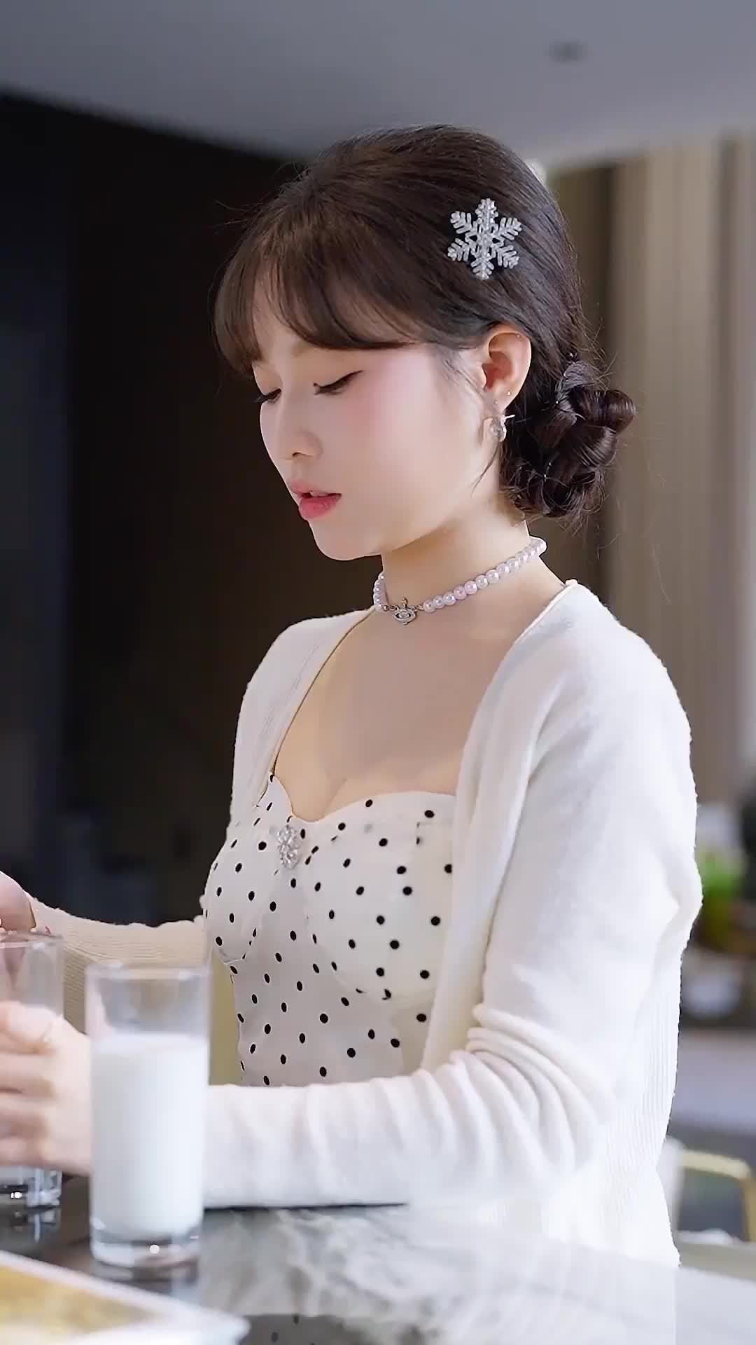 Episode 34 of Dumped, My Step-Sisters Want Me