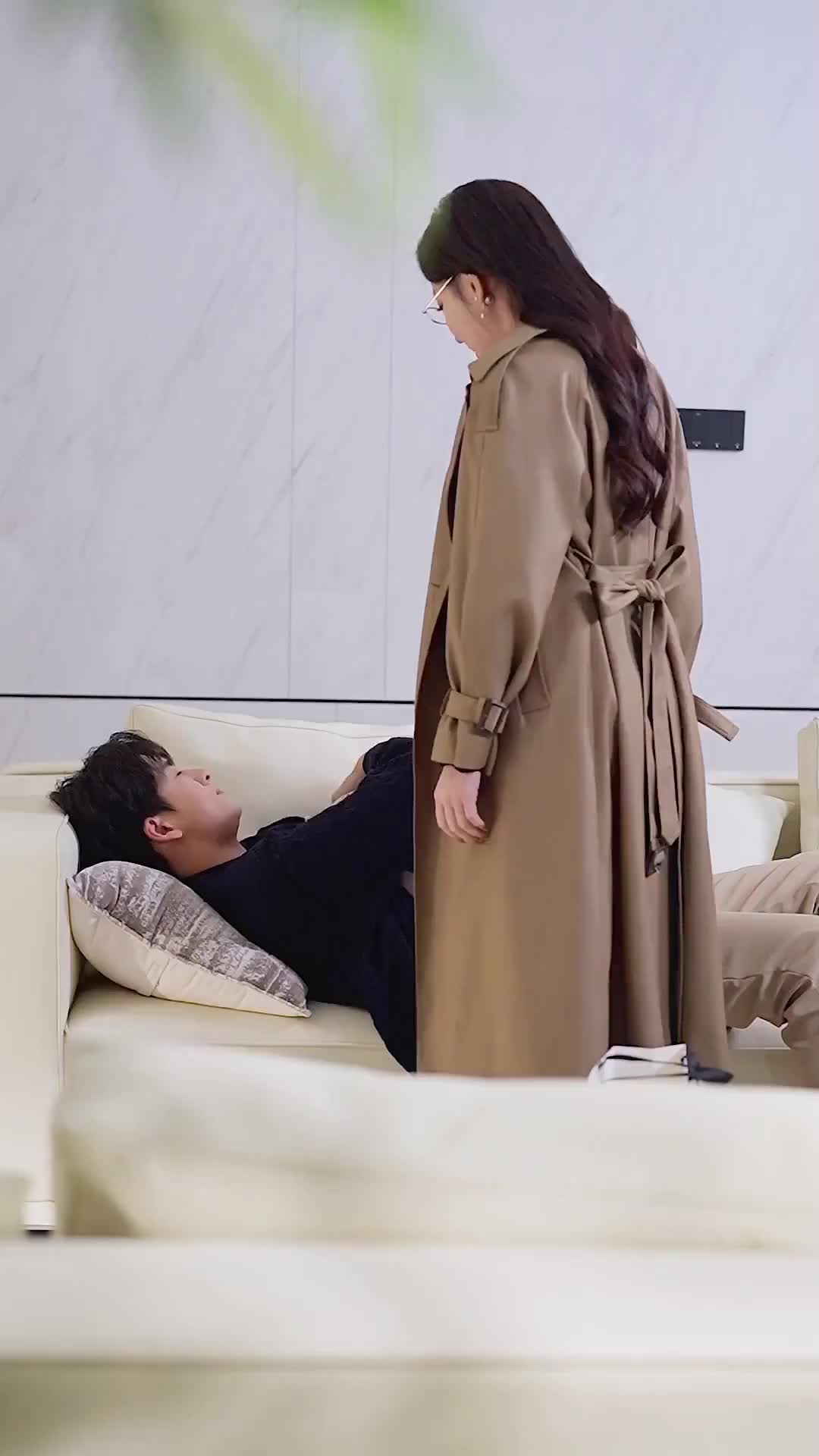 Episode 39 of Dumped, My Step-Sisters Want Me