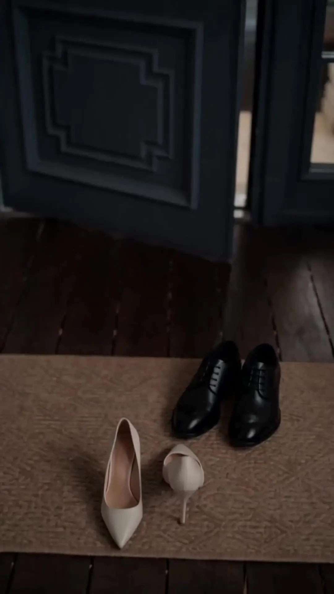 Episode 1 of Dumped the Groom, Married the Billionaire