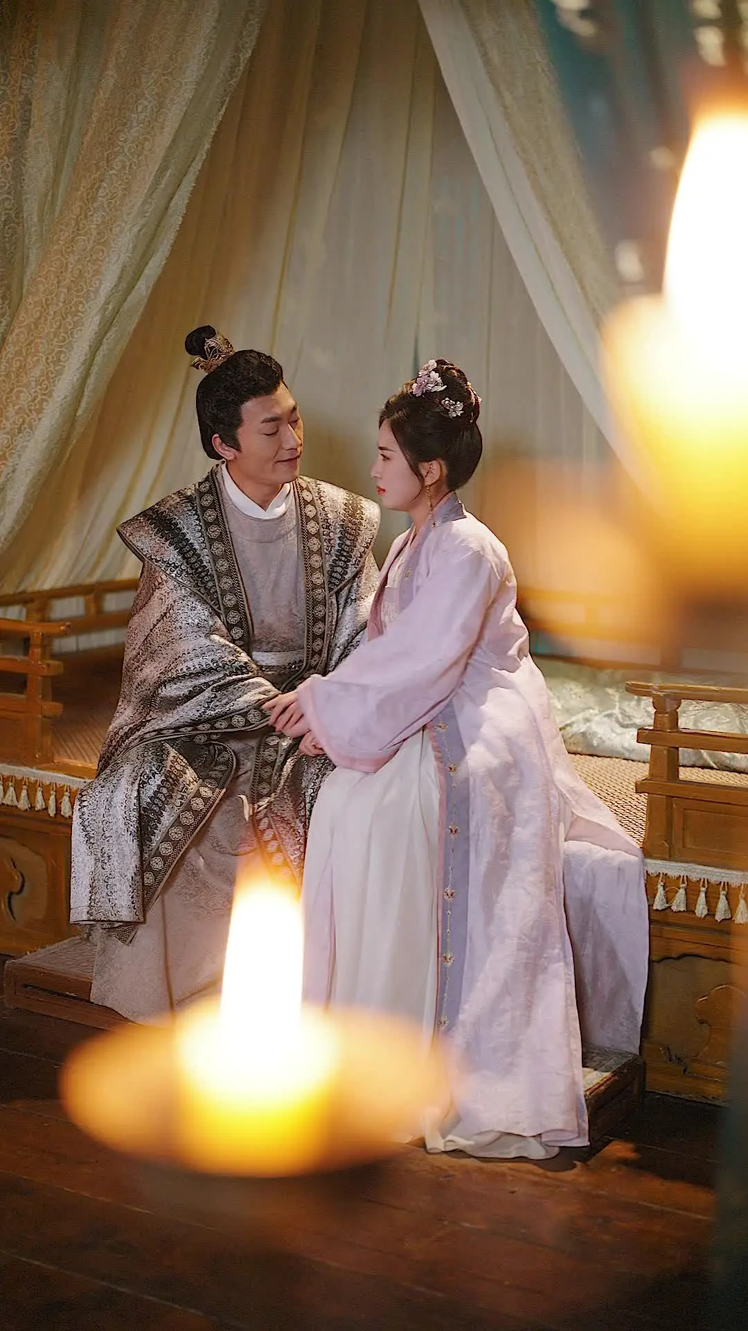 Episode 32 of Ex Left for Gold, She Married the Throne