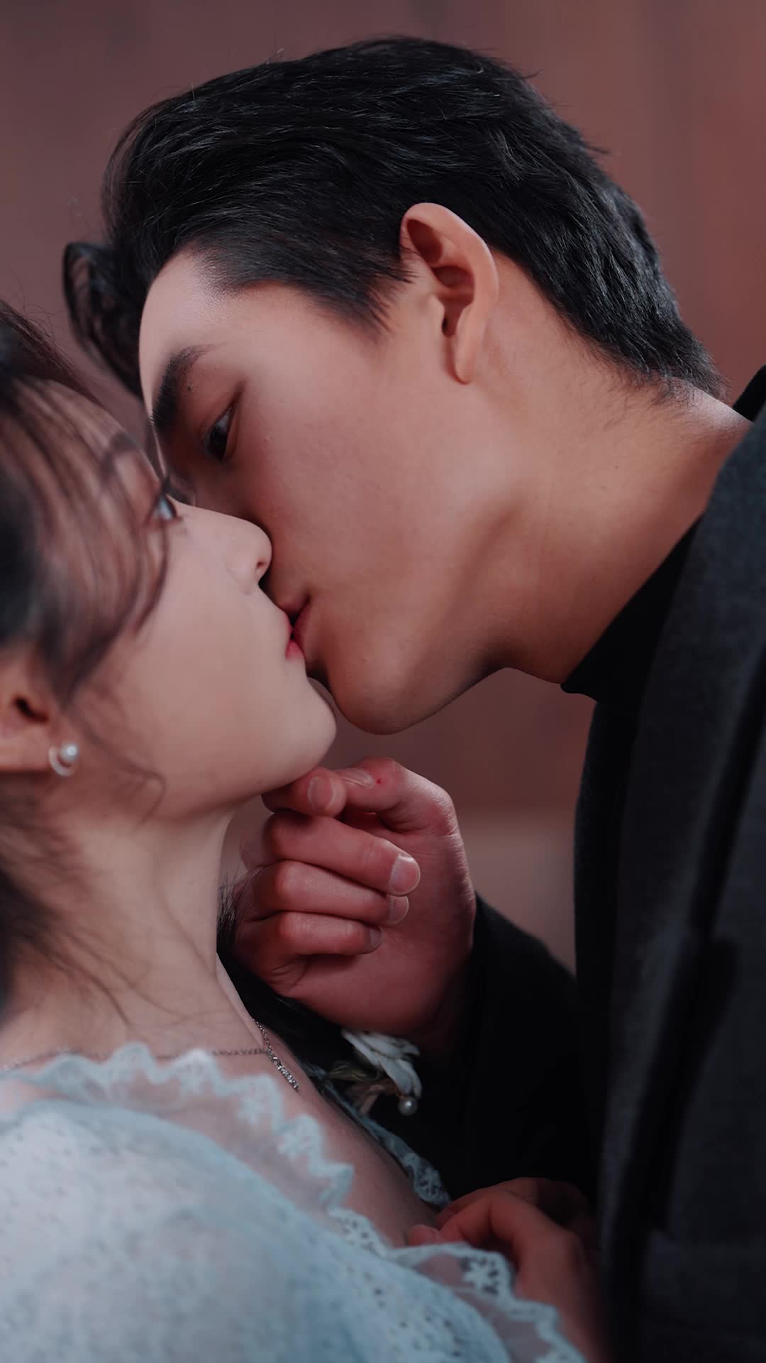 Episode 10 of Fake Heiress Stole My Family? I have Mr. CEO!