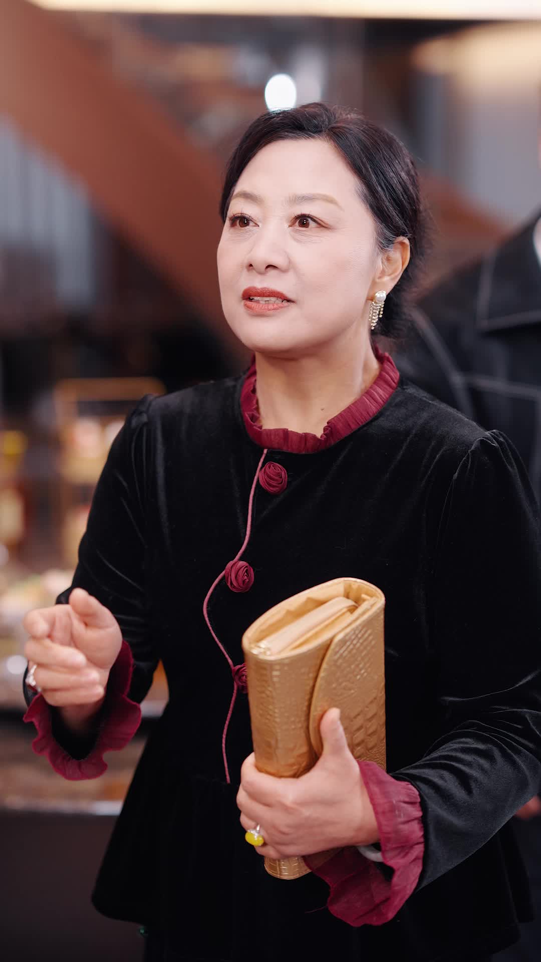 Episode 17 of Fake Heiress Stole My Family? I have Mr. CEO!