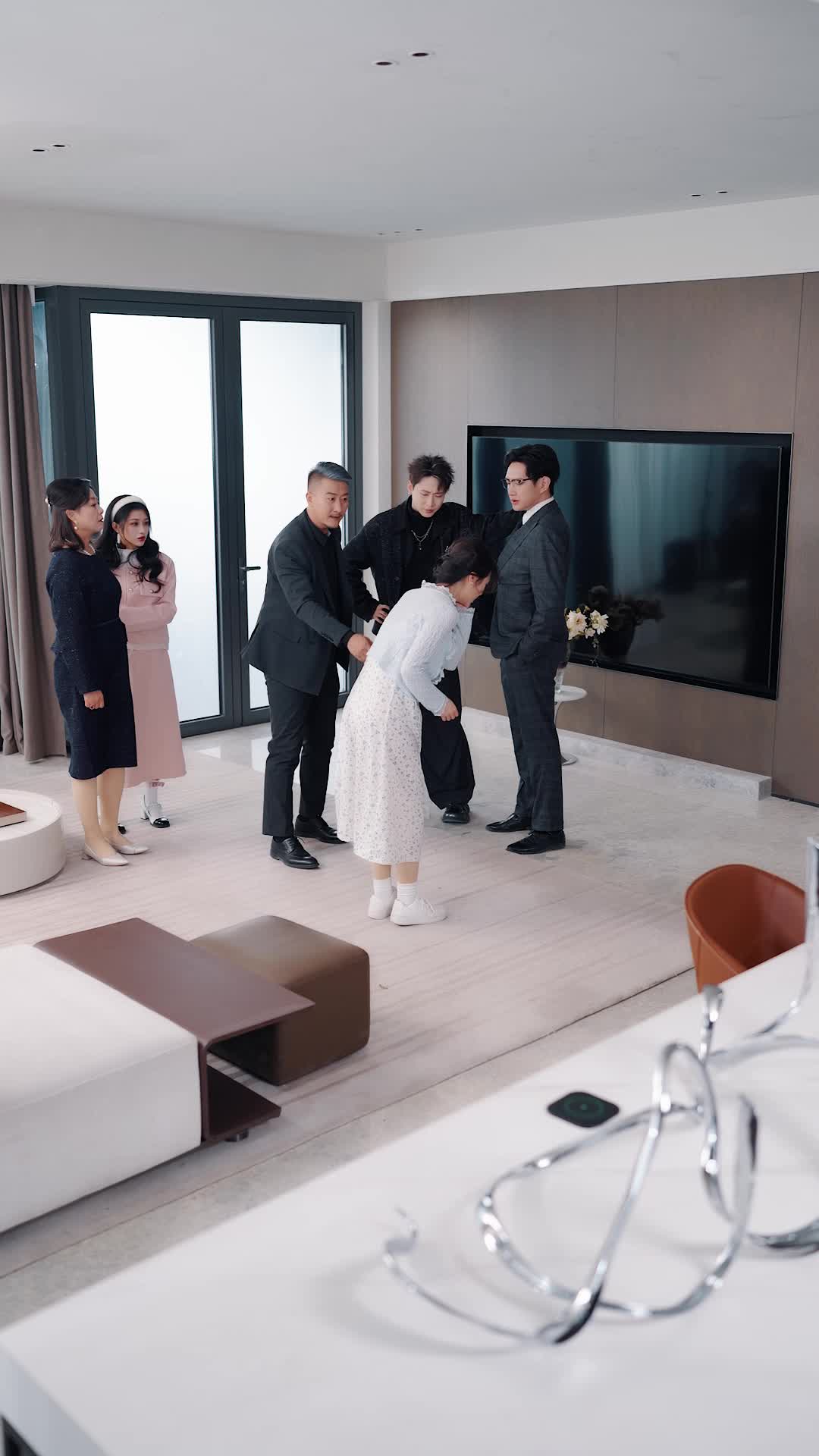 Episode 5 of Fake Heiress Stole My Family? I have Mr. CEO!