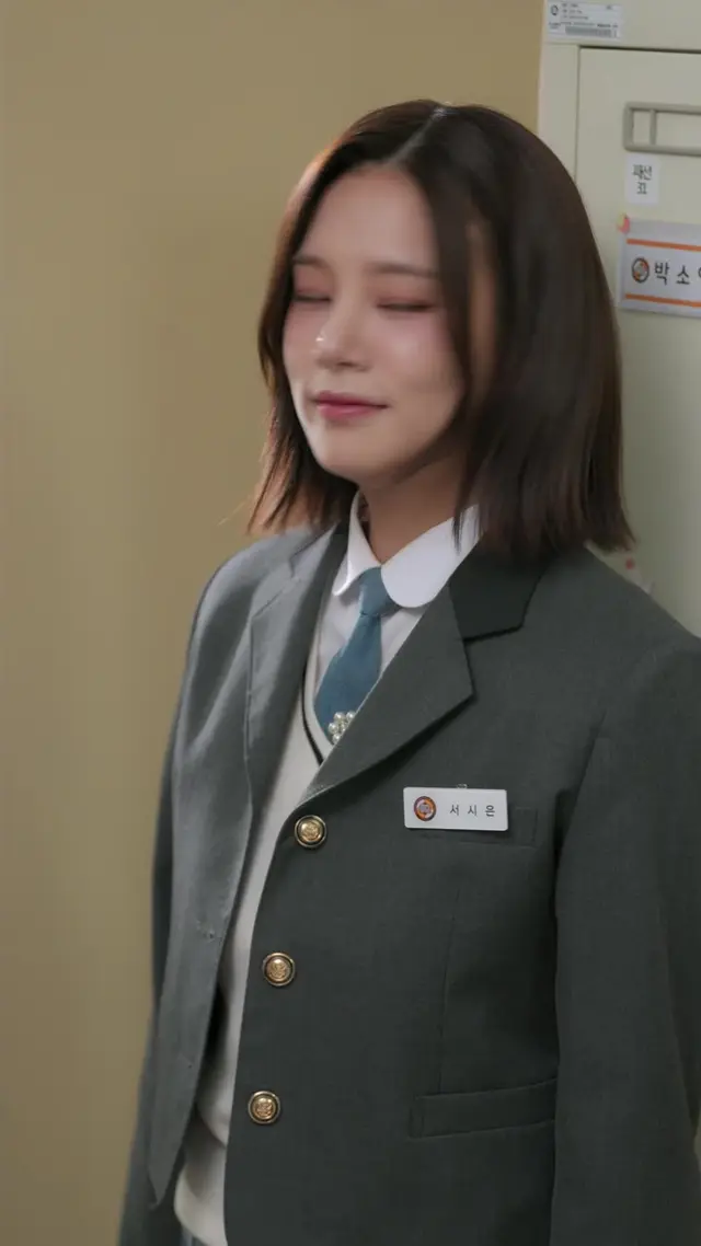 Episode 33 of Fake Queen Bee, I'm the true Heiress!