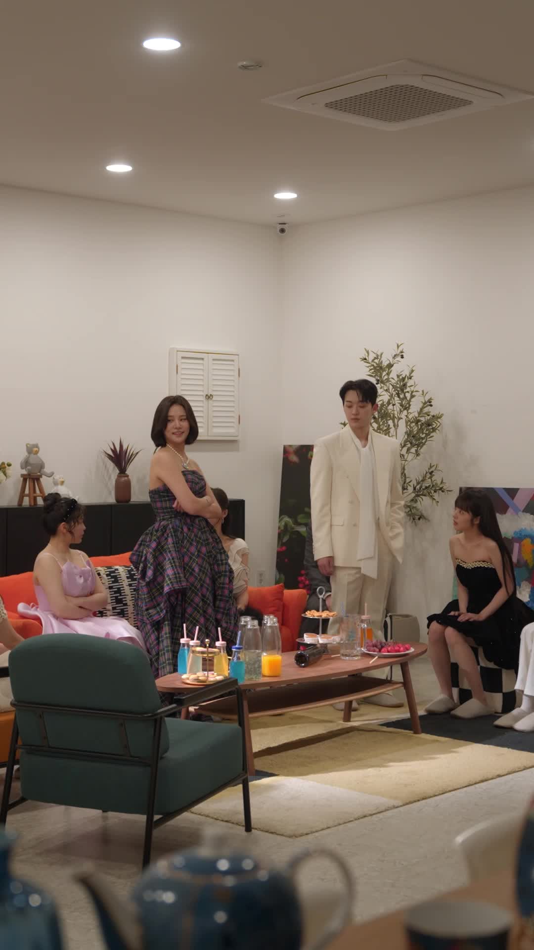Episode 43 of Fake Queen Bee, I'm the true Heiress!