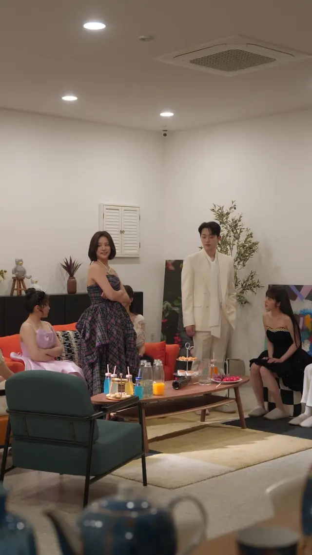 Episode 43 of Fake Queen Bee, I'm the true Heiress!
