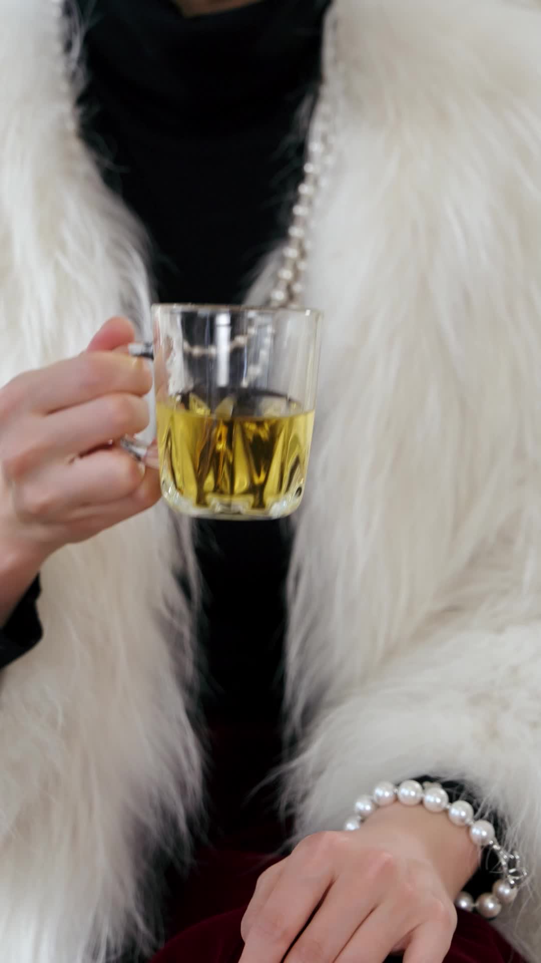 Episode 11 of Falling for My Gold-Digger Wife
