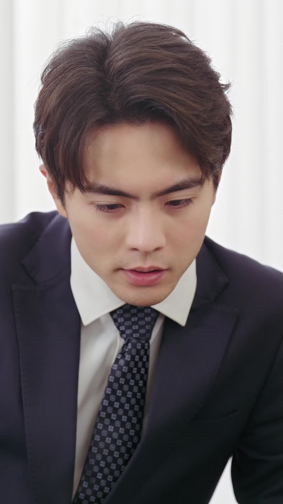 Episode 34 of Falling for My Gold-Digger Wife
