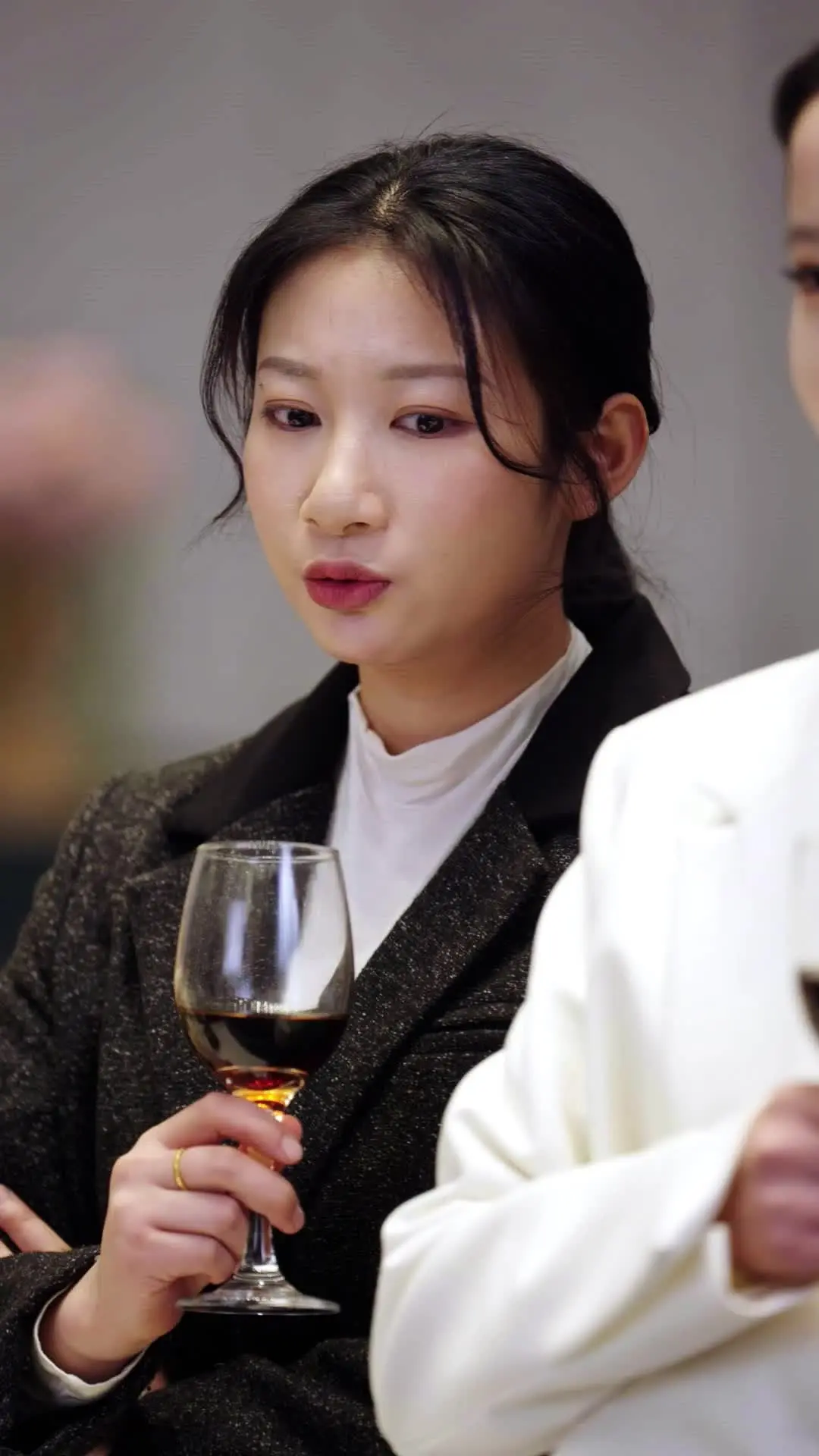 Episode 50 of Falling for My Gold-Digger Wife