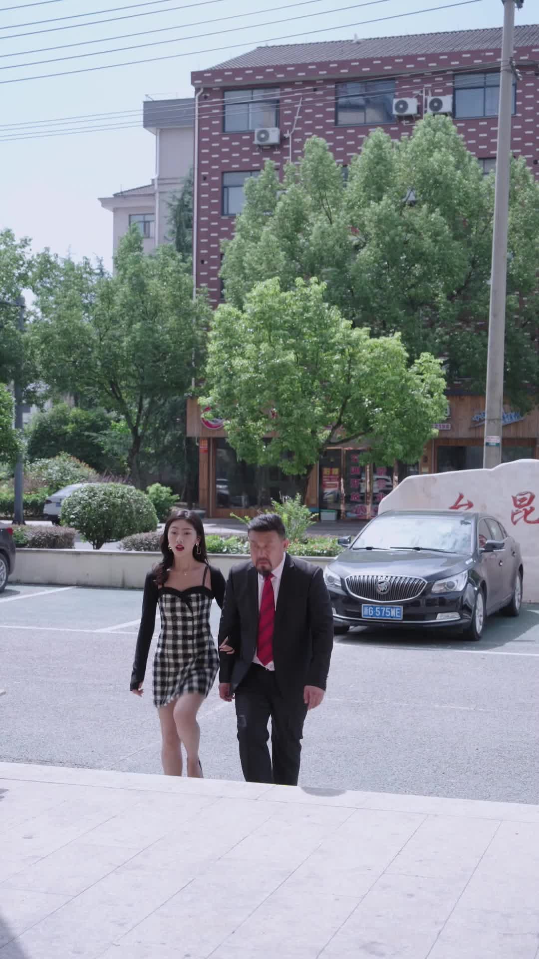 Episode 33 of Farewell to Old Love