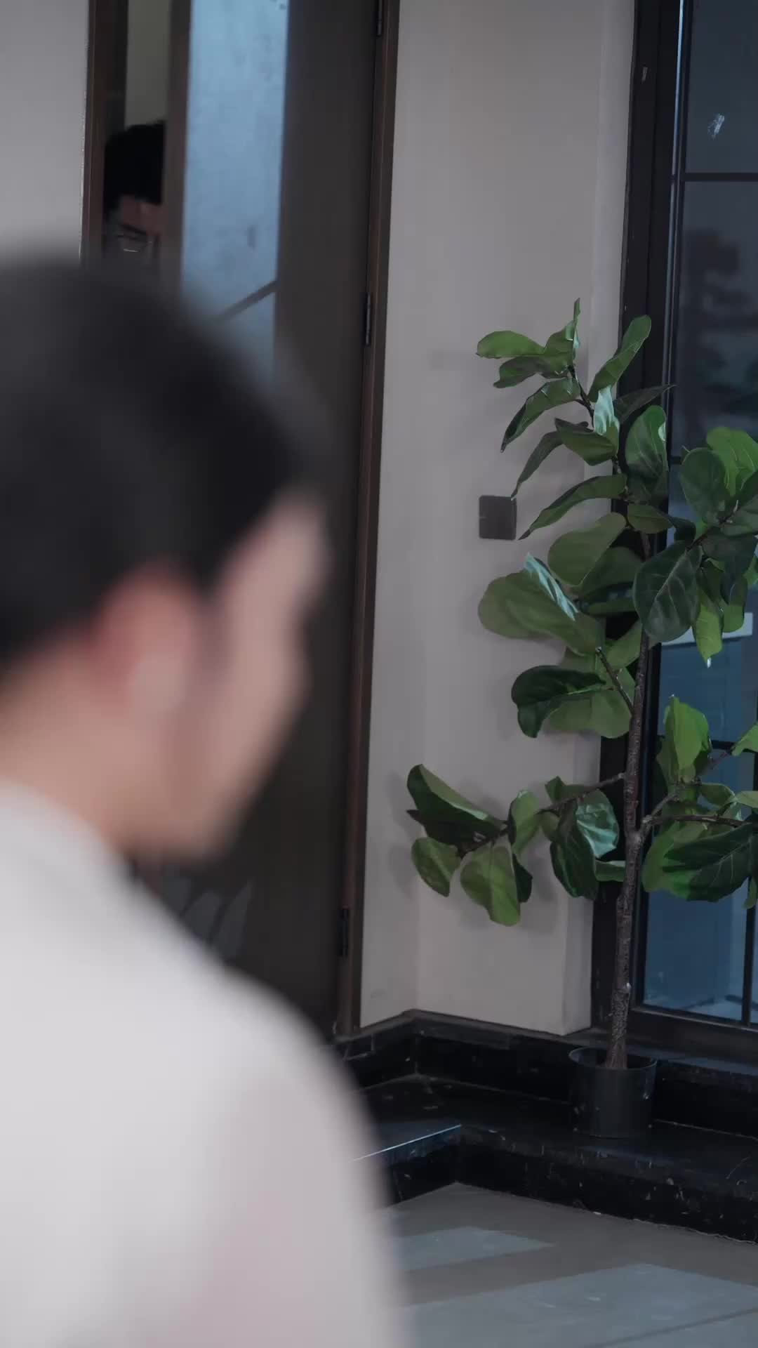 Episode 4 of Flight Changed, Marriage Ended