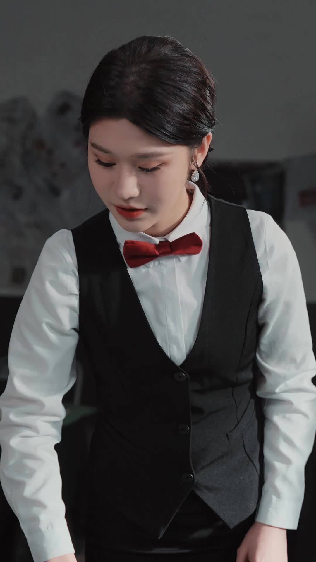 Episode 5 of Fold or Die: Gamble Queen Rises