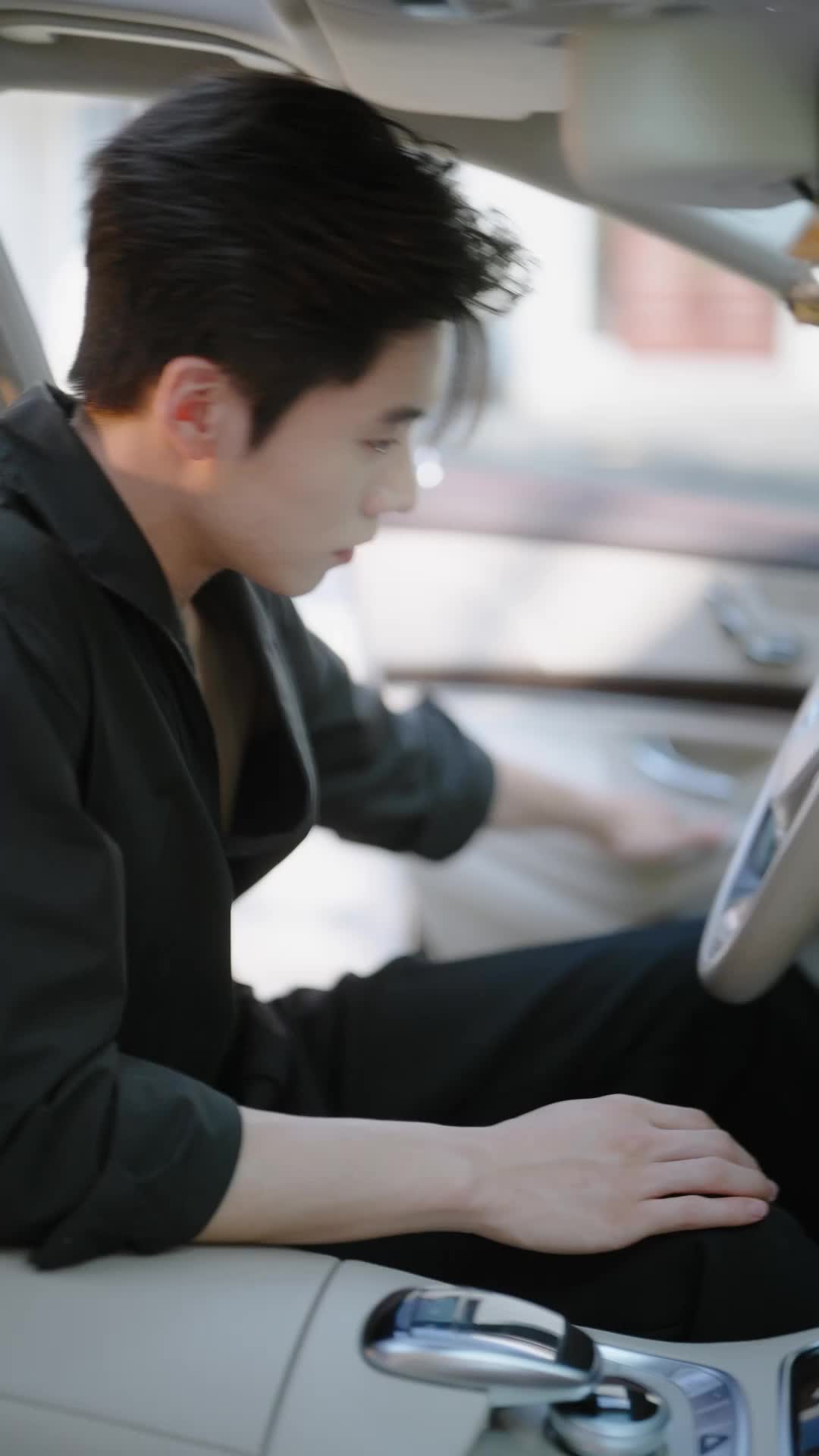 Episode 35 of Found a Billionaire Hubby on the Street