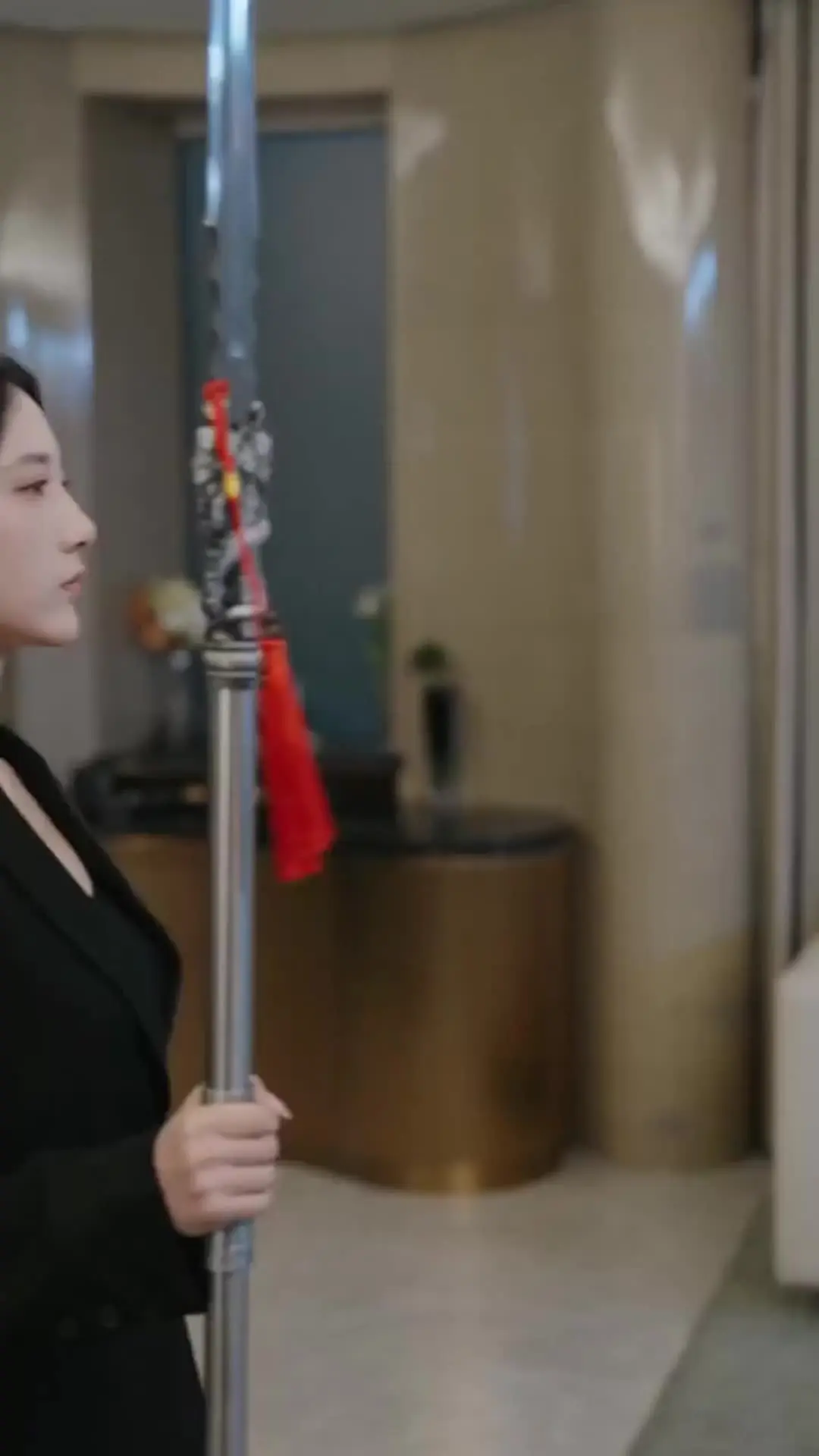 Episode 9 of General's Husband, Playboy's Cage