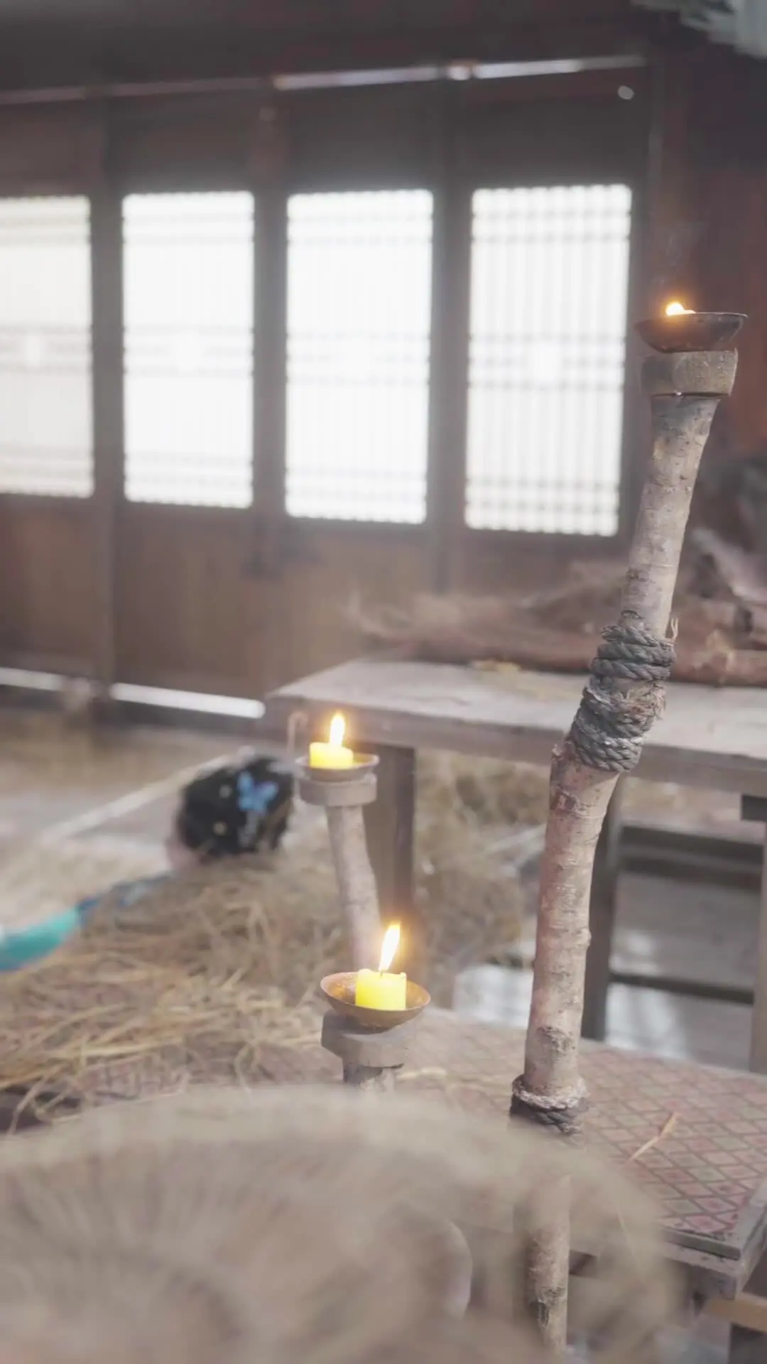 Episode 40 of Golden Cage, Silk Chains