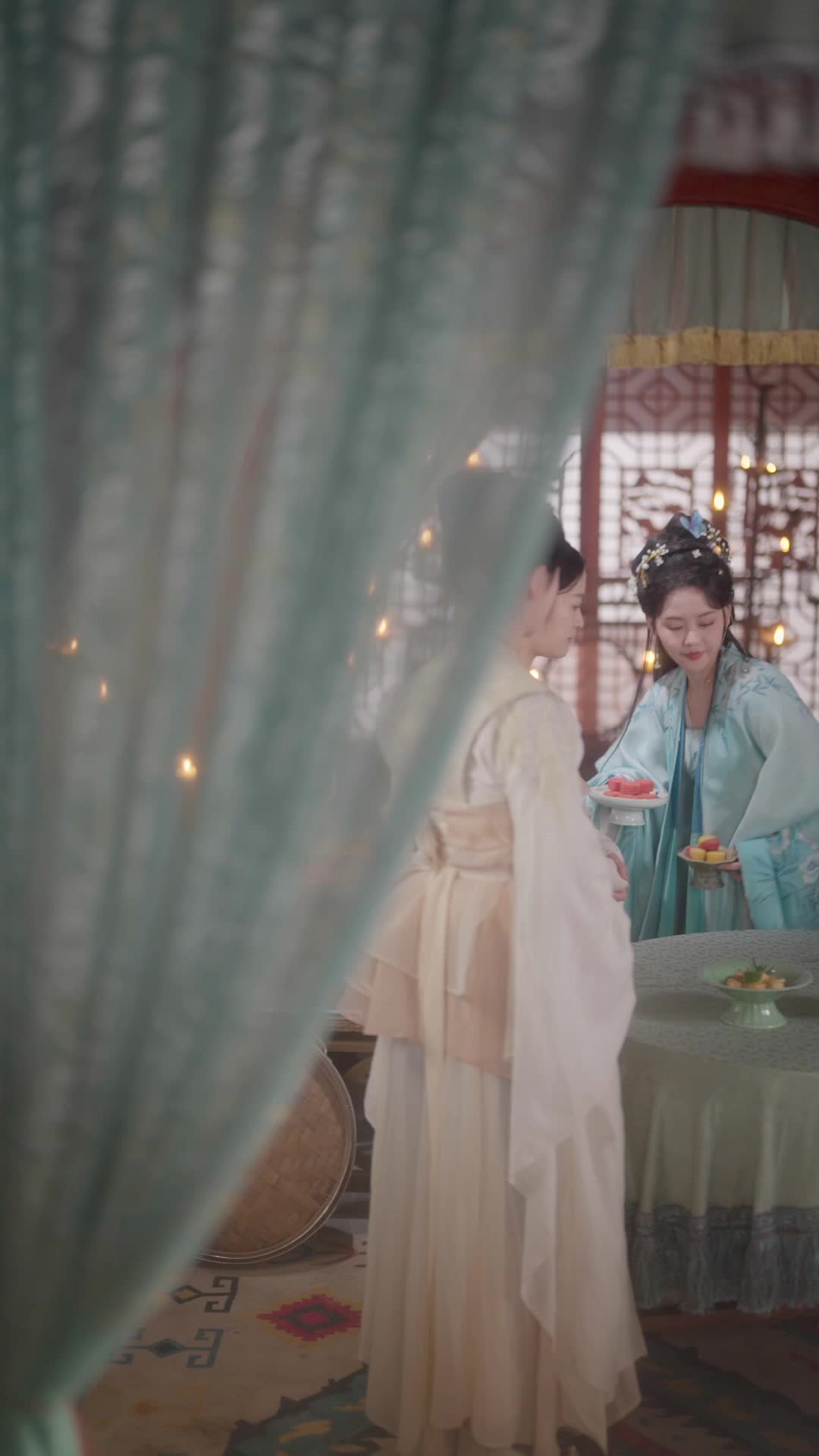 Episode 63 of Golden Cage, Silk Chains
