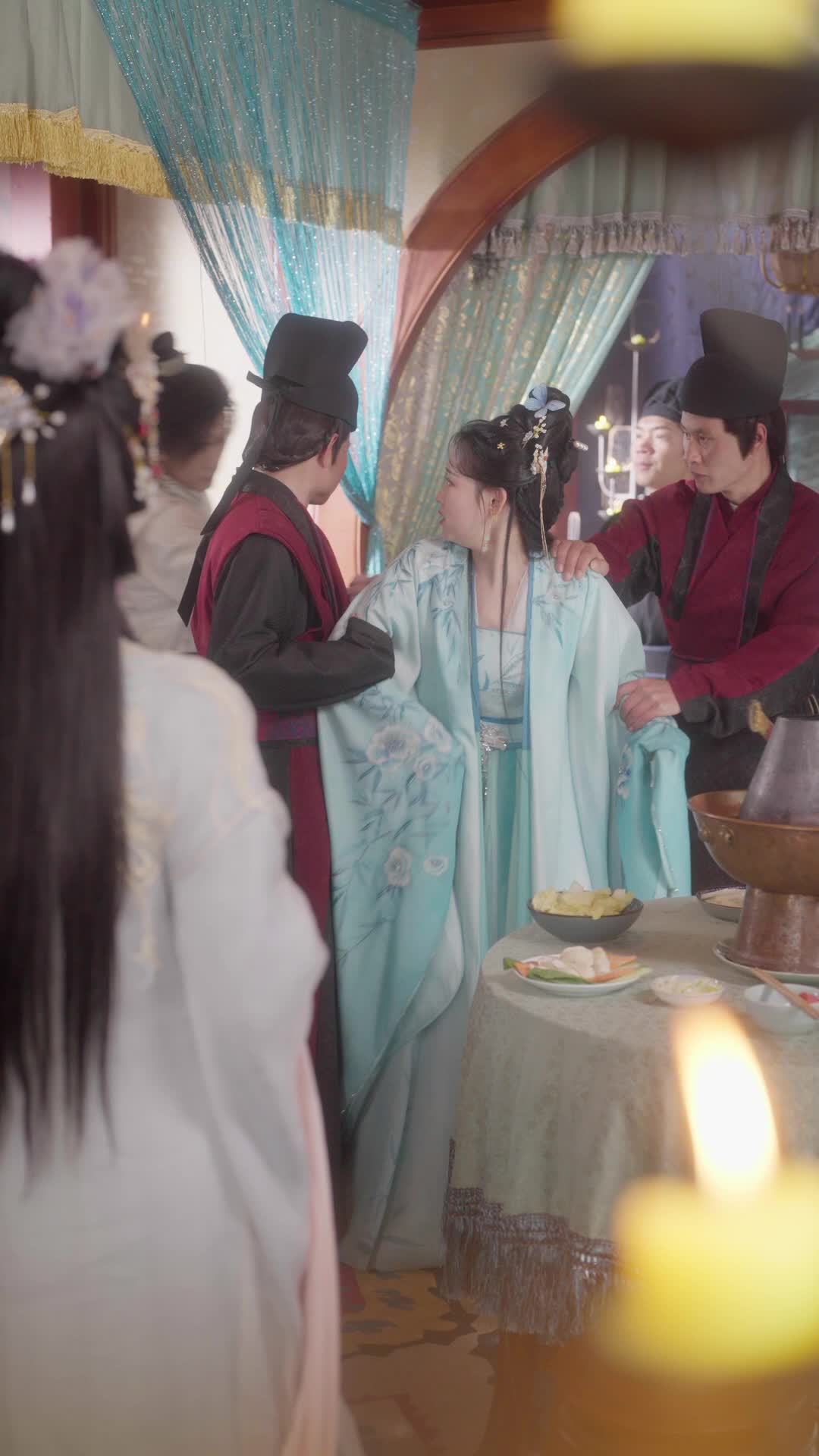 Episode 64 of Golden Cage, Silk Chains