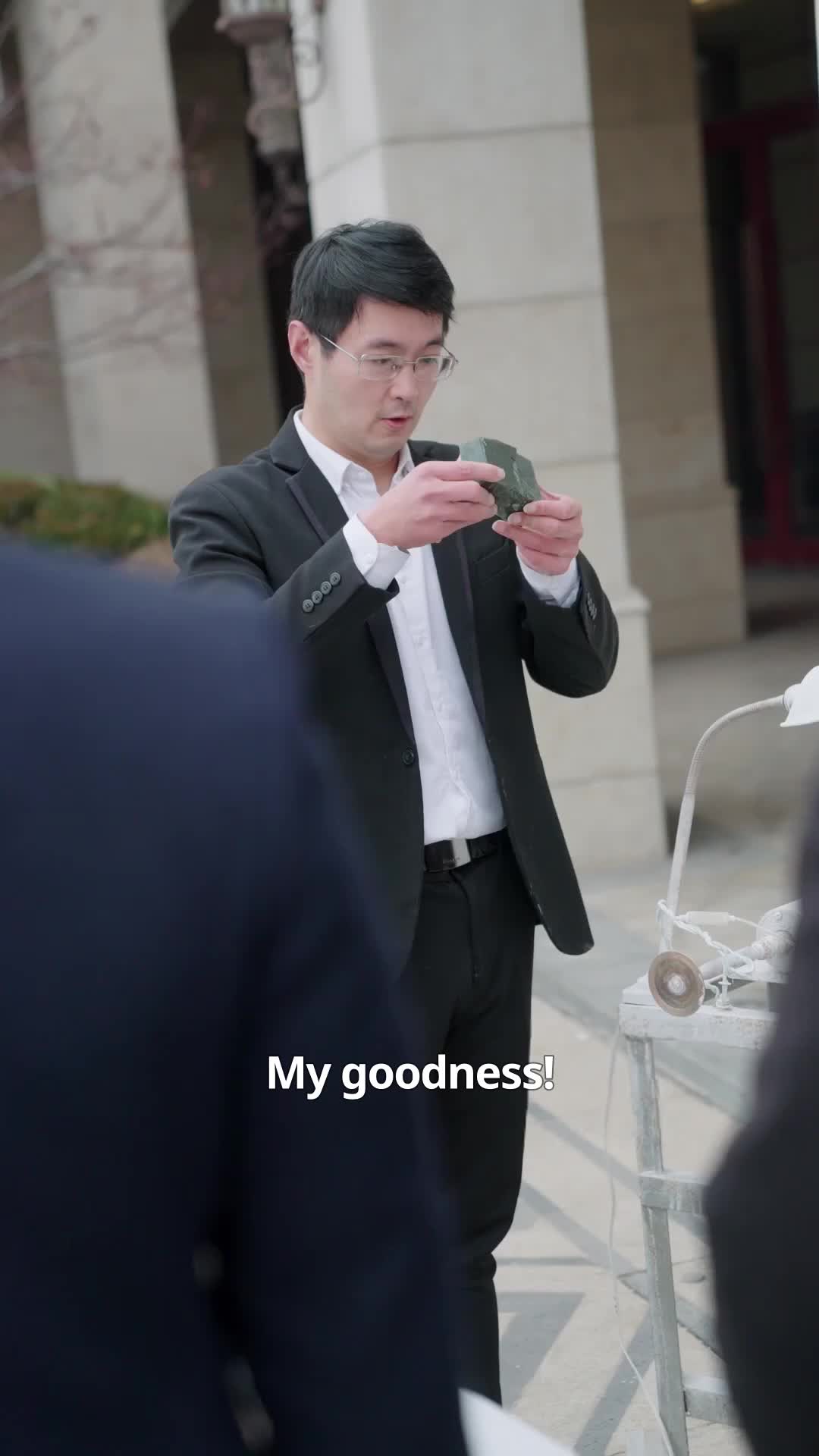 Episode 13 of Golden Eyes, Golden Life