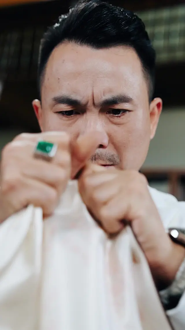 Episode 6 of Golden Eyes