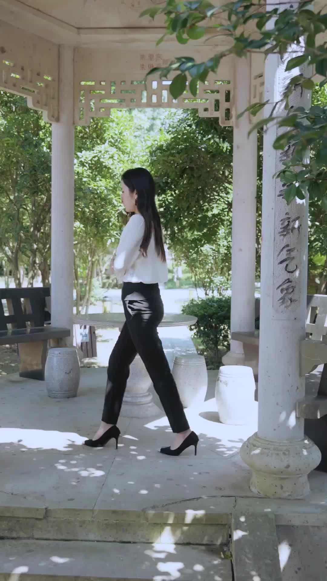 Episode 51 of Heartstrings & Handcuffs