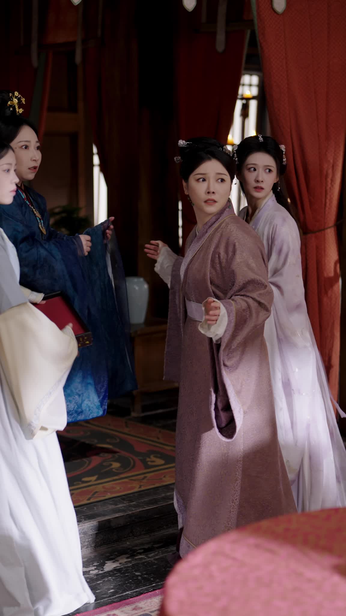 Episode 21 of Her Son Makes Her a Royal Lady