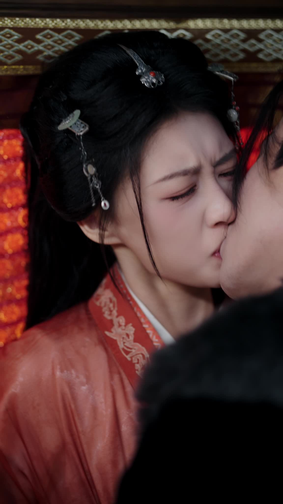 Episode 28 of Her Son Makes Her a Royal Lady