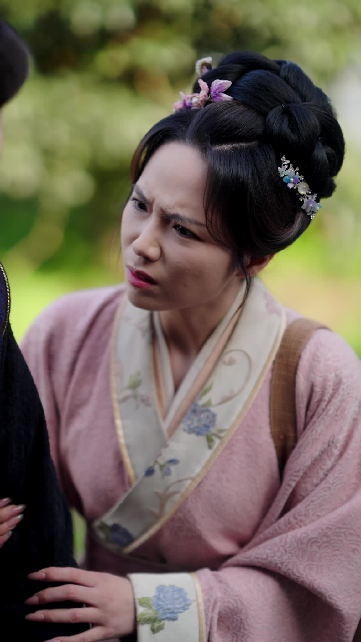 Episode 37 of Her Son Makes Her a Royal Lady