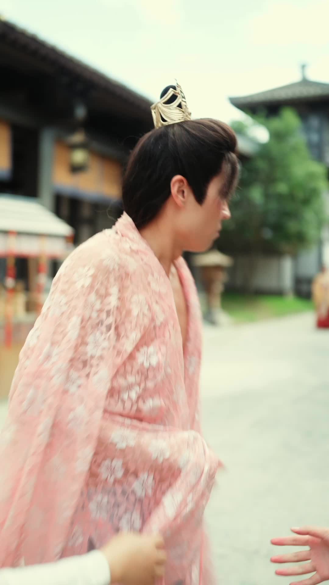 Episode 22 of Hey General, Your Disabled Husband’s Running Away