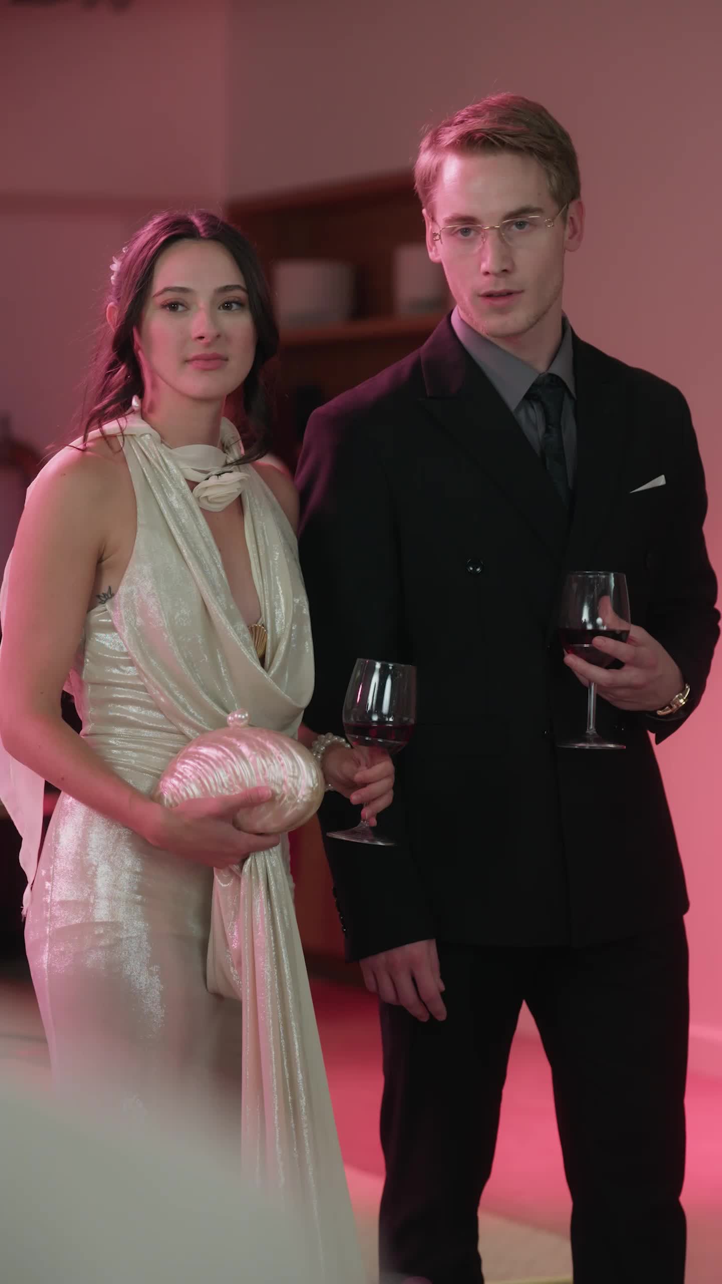 Episode 17 of Honey-Trapped My Fiancé's Billionaire Rival
